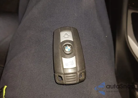 2015 BMW X1 Sdrive28I из США, поврежденный, VIN WBAVM1C59FV317825